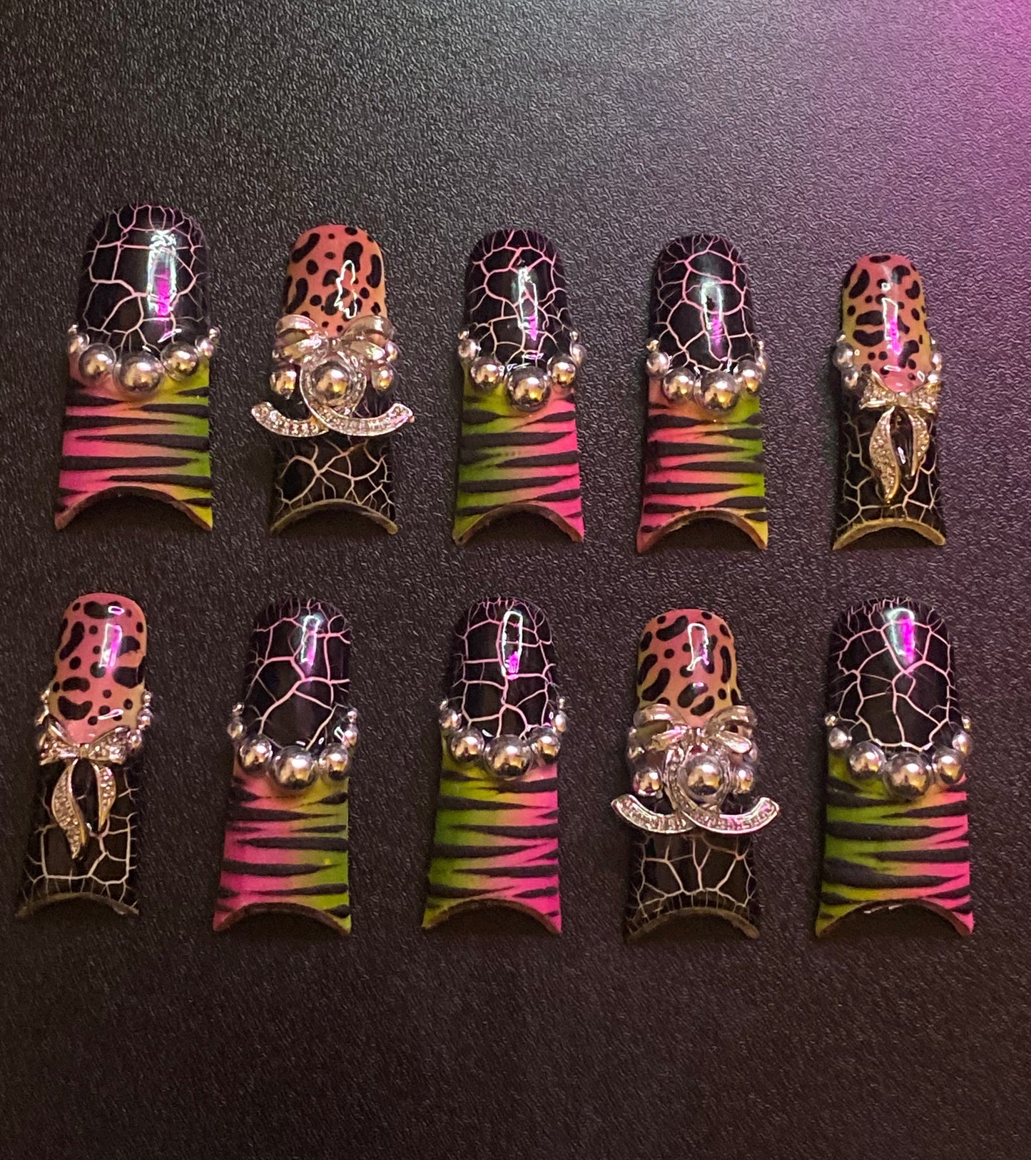 Sour | Press on nails