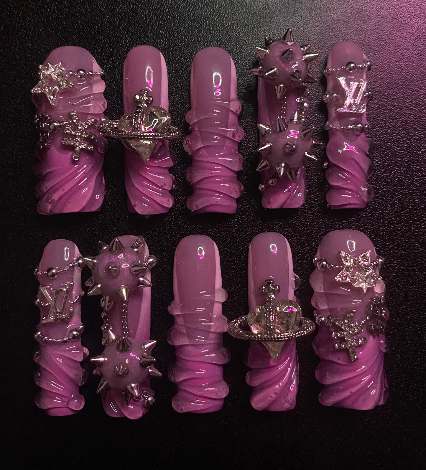 Raspberry Spikes | Press on nails