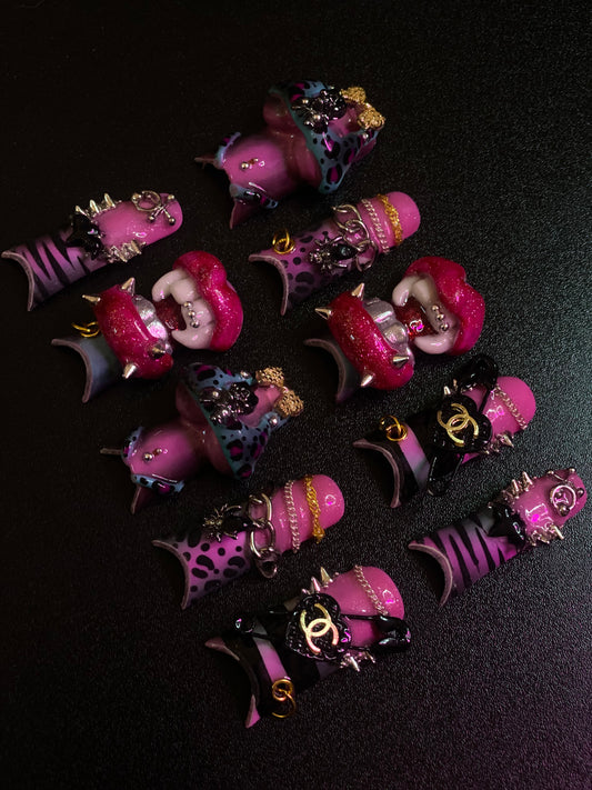 Fangs | Press on nails