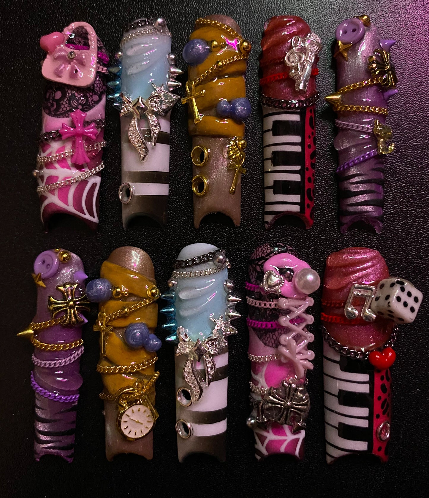 ghoulish | Press on nails