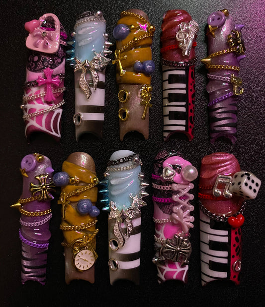 ghoulish | Press on nails