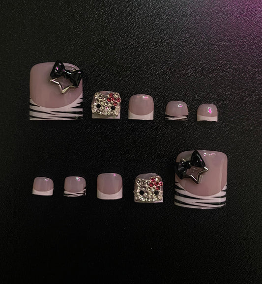 Kitty Zebra | Press on Toes