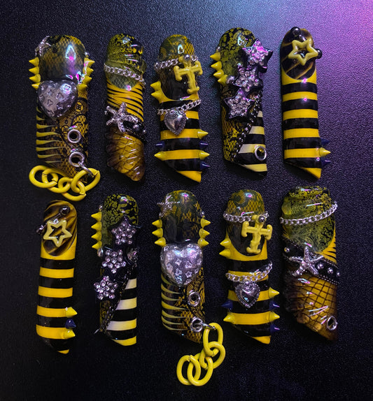 BumbleBae | Press on nails