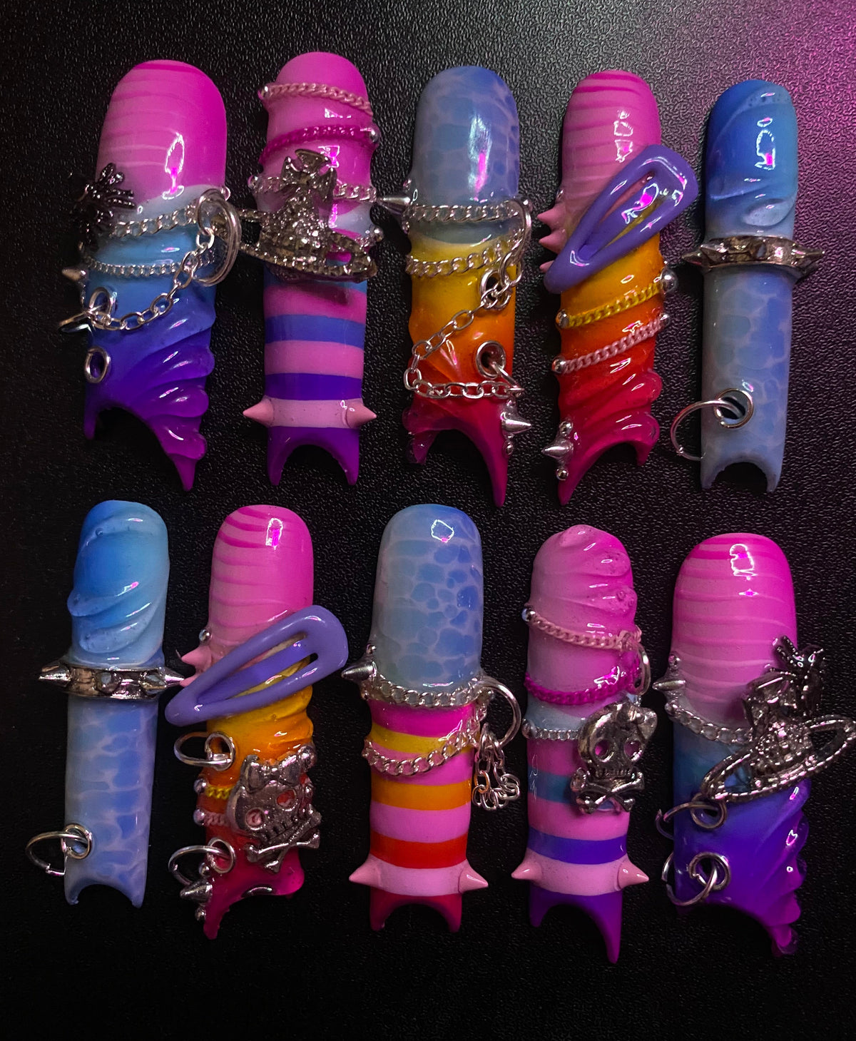 Chained | Press on nails